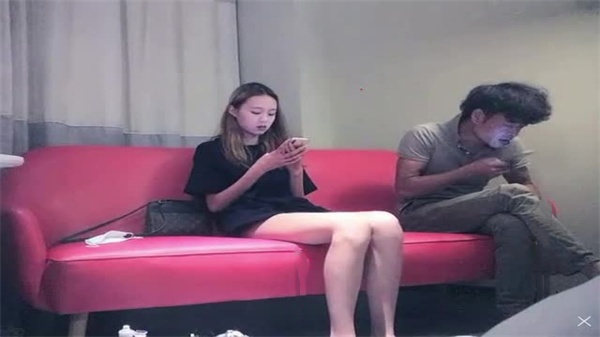 重金约炮长腿平胸妹，巨根猛男偷拍全记录